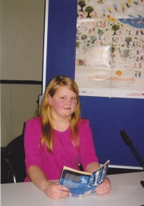 Tamara beim Vorlesewettbewerb